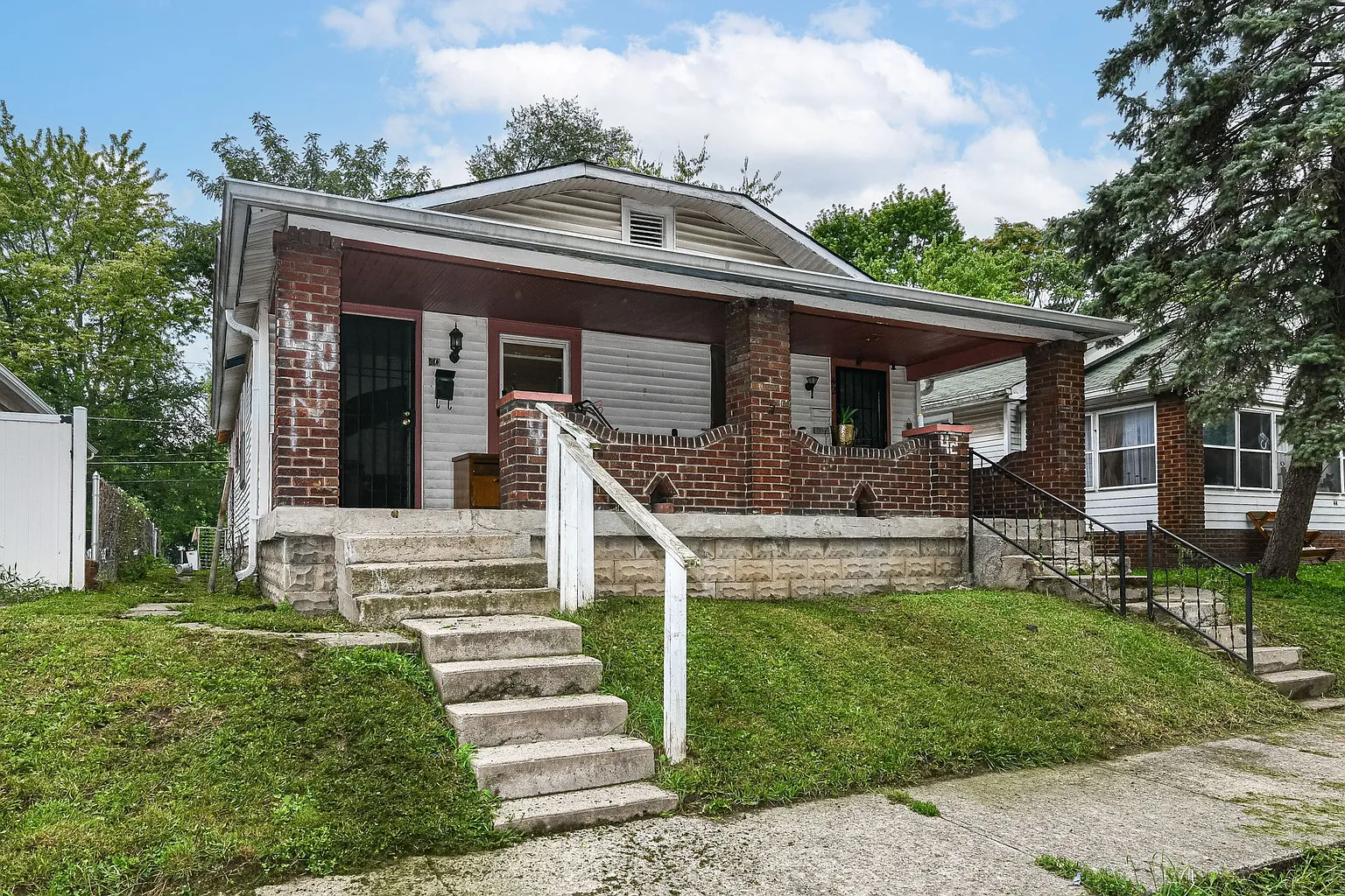 40 N Forest Ave photo 1