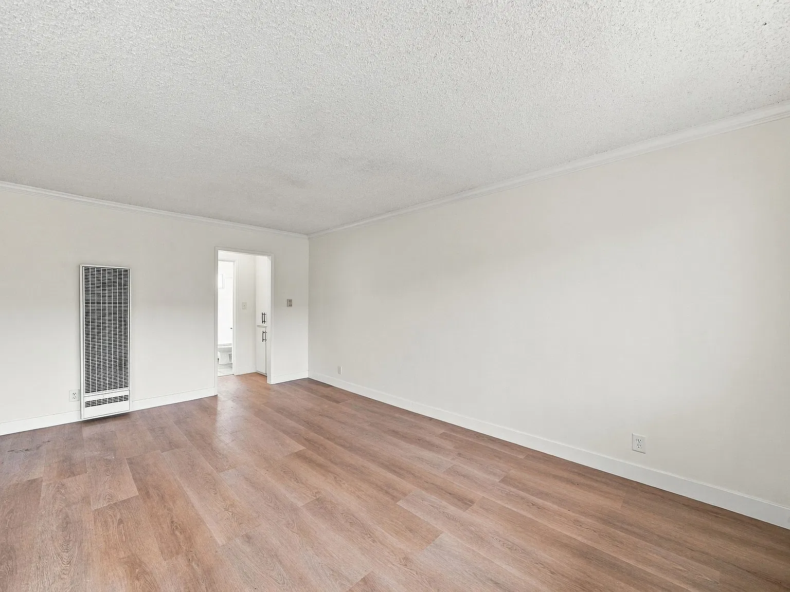 1 bed, 640 sqft, $1,695 — Photo 2