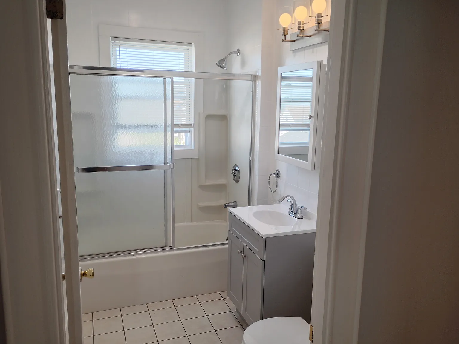 3 bed, $1,700 — Photo 4
