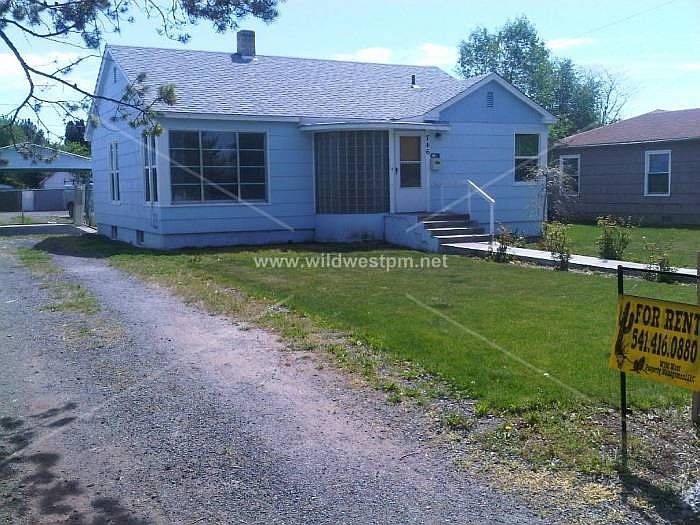2nd image of 746 NE Lookout Ave