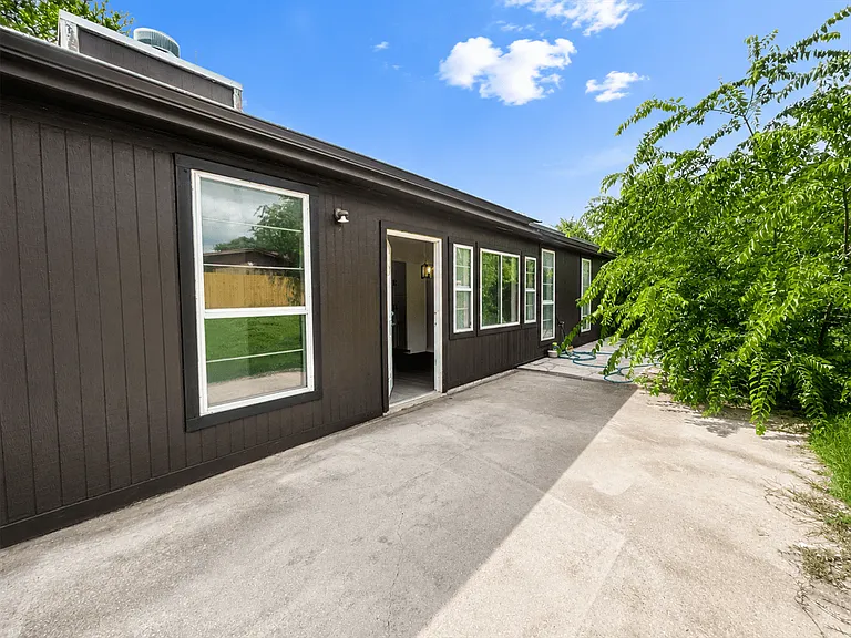 1034 Ericson Dr — Photo 26
