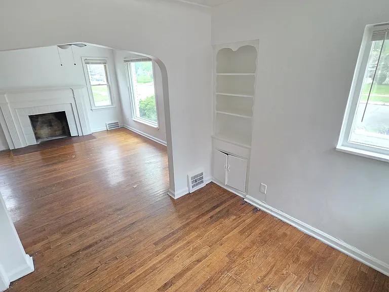 9309 Whitcomb St — Photo 13