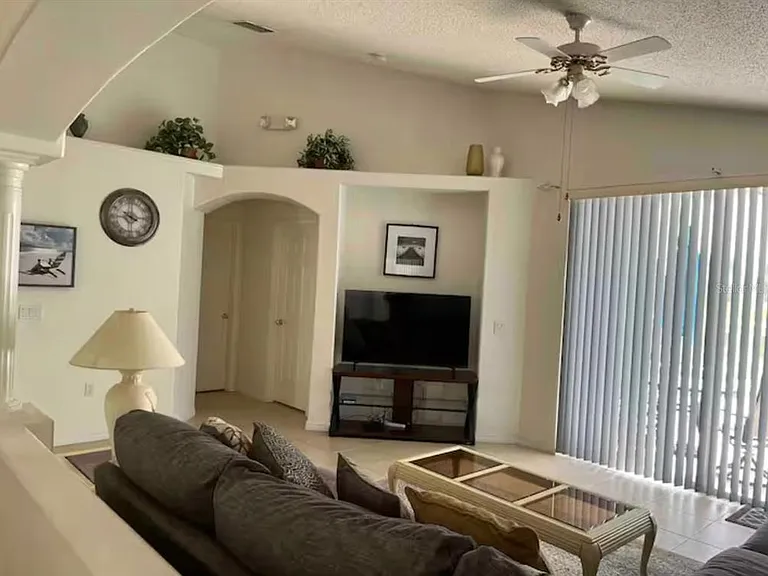 622 Eagle Pointe S — Photo 7