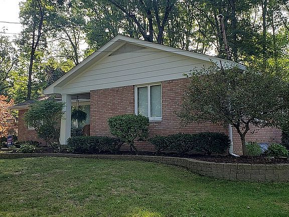 3rd image of 740 Blueberry Hill Dr