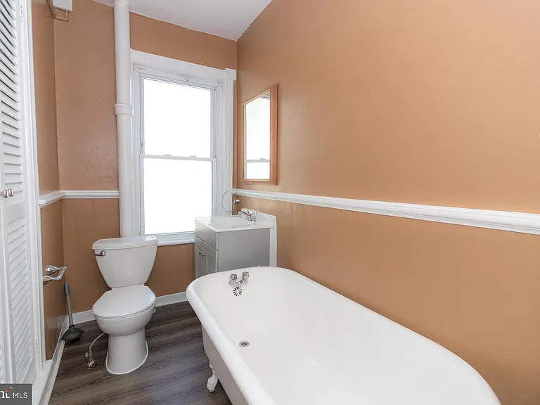 635 Chambers St — Photo 16