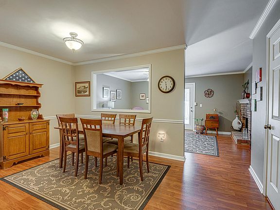5th image of 435 Westfield Dr