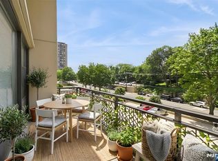 4 Horizon Rd APT 416, Fort Lee, NJ 07024
