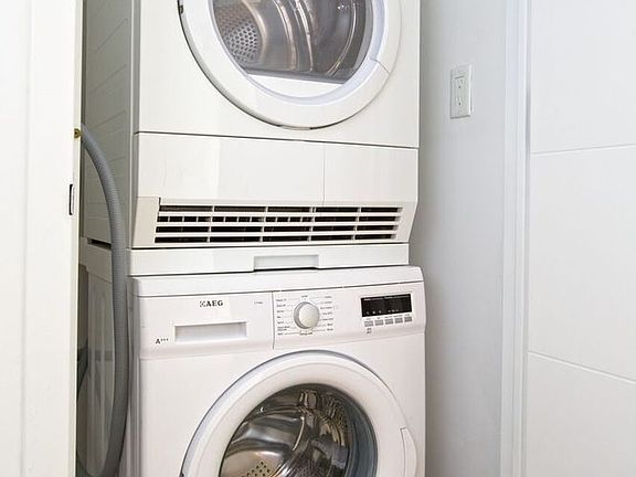 5th image of 331 E Houston St APT 3E