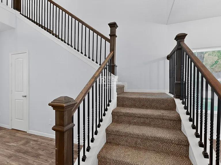 5838 Humbert Ave — Photo 6