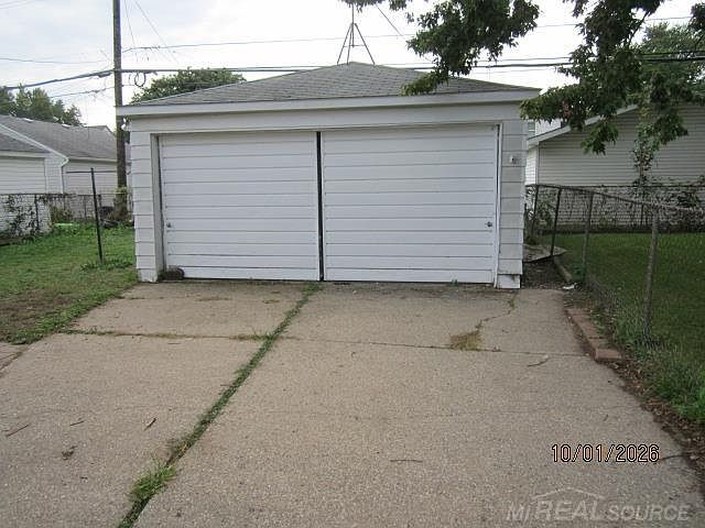 21825 David Ave, photo 14