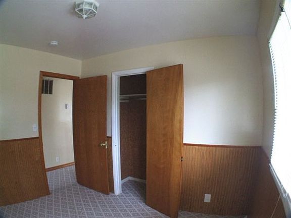 Wood chair rail bedroom