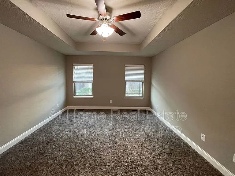 1659 N Eagle Valley Ln — Photo 6