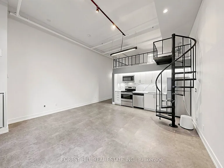 21 Nassau St #301 — Photo 30