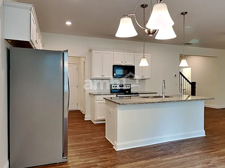 138 Cobblestone Dr — Photo 3