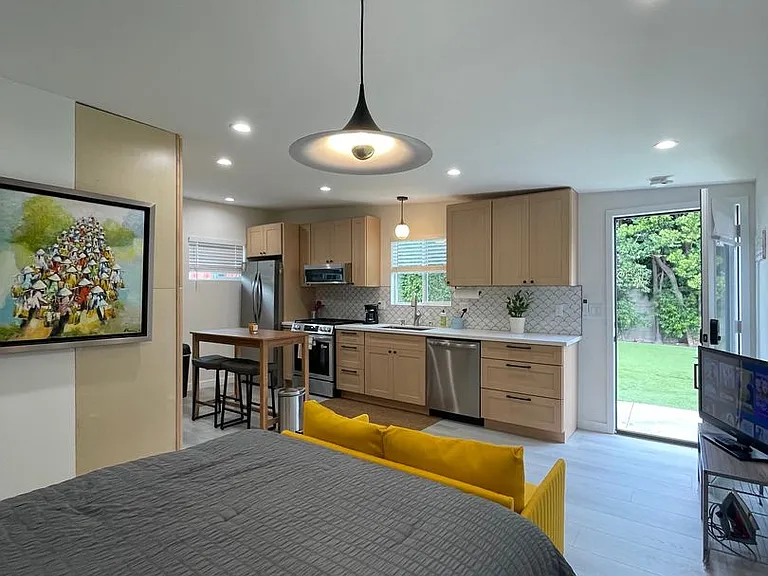 5122 Willowcrest Ave — Photo 1