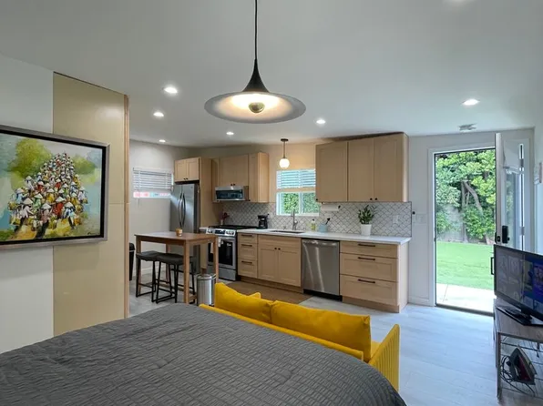 5122 Willowcrest Ave, North Hollywood, CA 91601