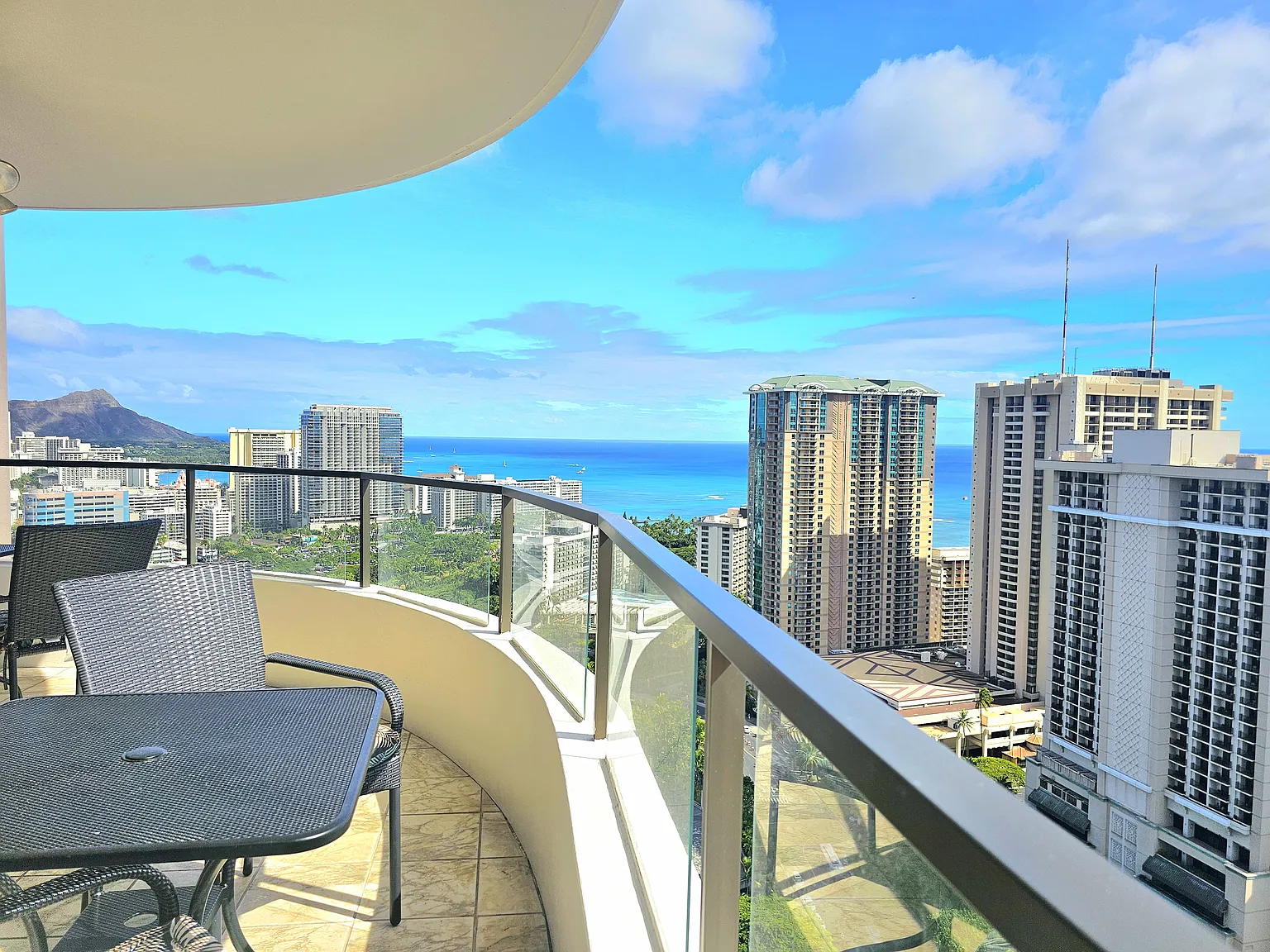 2 bed, 1268 sqft, $6,450 — Photo 2