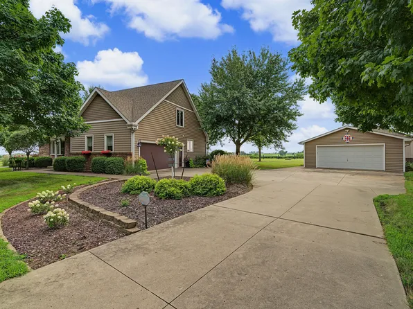 3685 Highway F36 W, Newton, IA 50208
