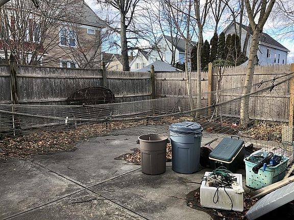 3rd image of 219 Chancery St