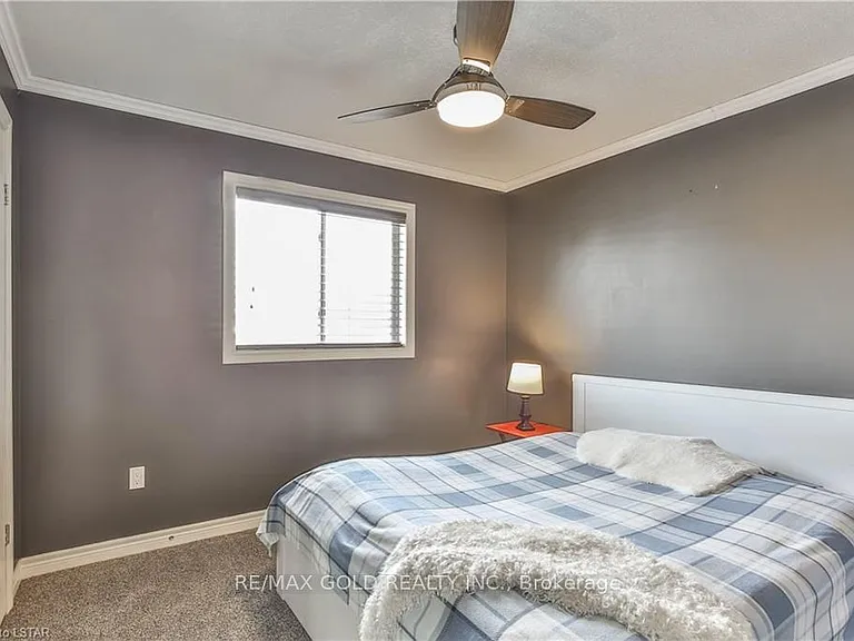 65 Woodhatch Cres — Photo 16