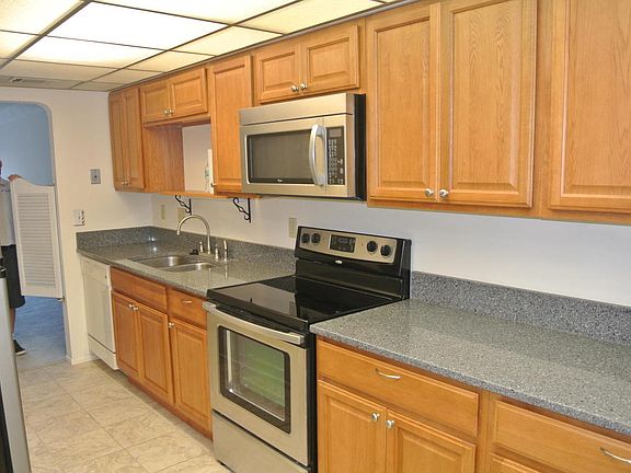 3rd image of 500 Palm Springs Blvd APT 307