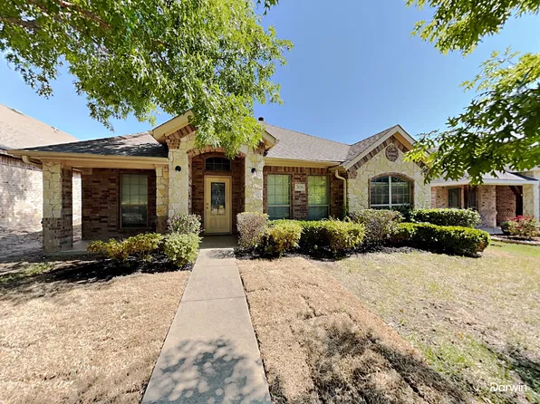 308 Village Dr, Red Oak, TX 75154