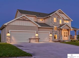 18425 Meredith Ave, Elkhorn, NE 68022