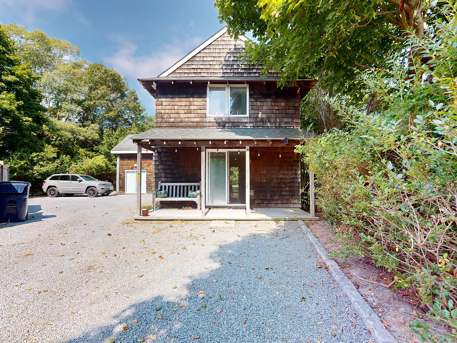 Charming Cottage in Westhampton Beach — Photo 1