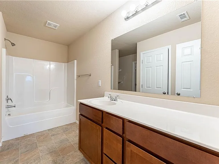 6702 SW Pilgrim Rd — Photo 18