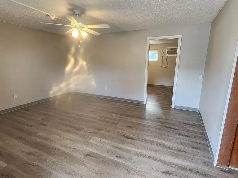 Patriot Apartments — Photo 31