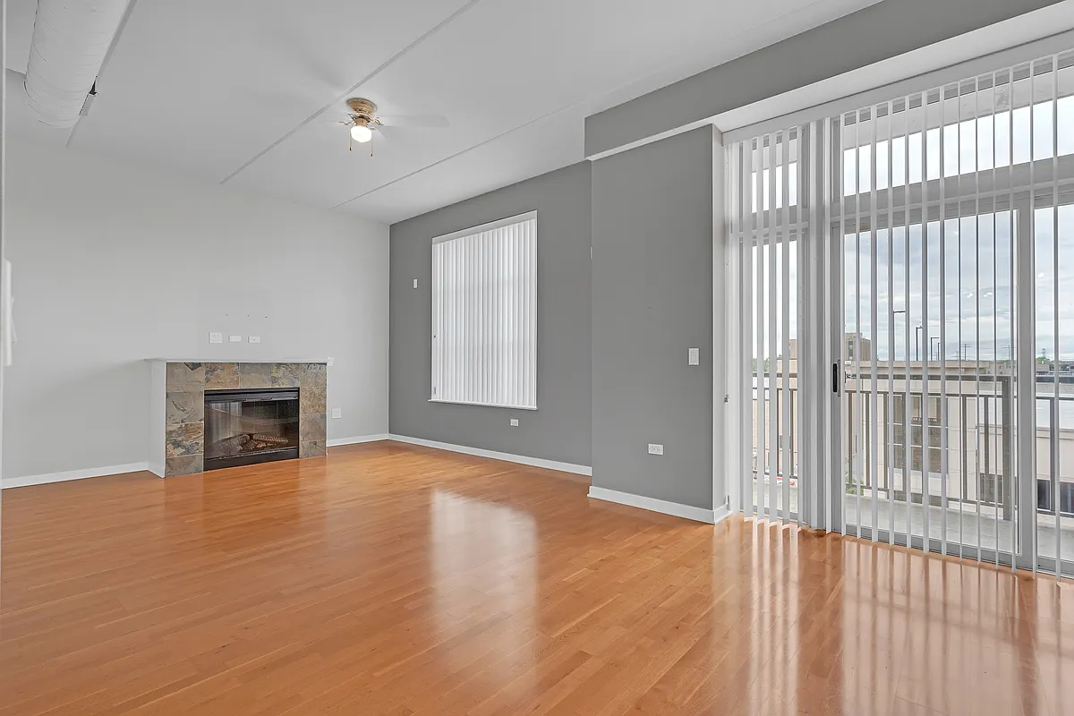 Building Photo - 647 Metropolitan Way #508