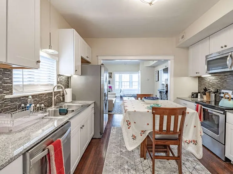 6136 Delmar Blvd #2 — Photo 4