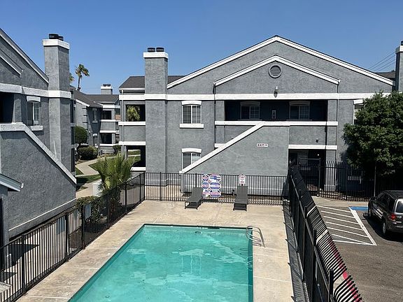 2nd image of 1757 Richland Ave #15