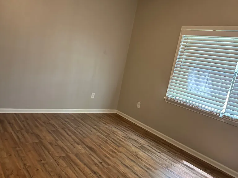 1005 Southwood Dr #6 — Photo 26