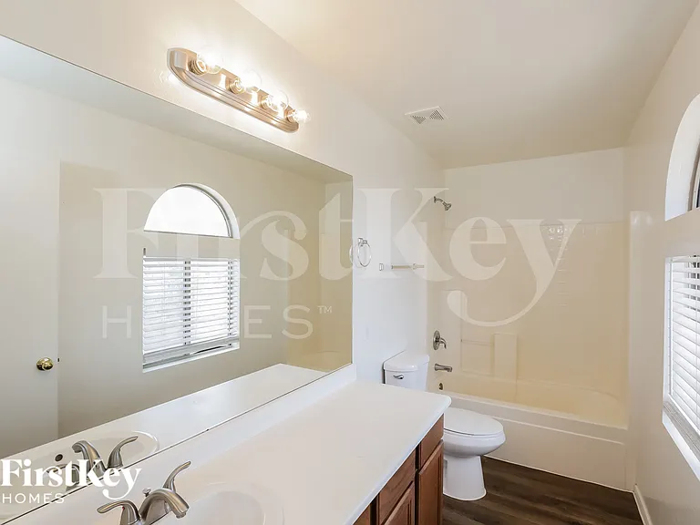 7963 W Marlette Ave — Photo 13