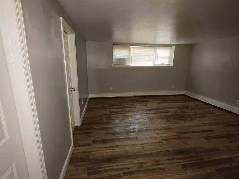 467 Allen St #101 — Photo 8