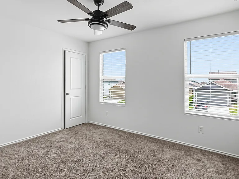 2436 Hunter Peak — Photo 14