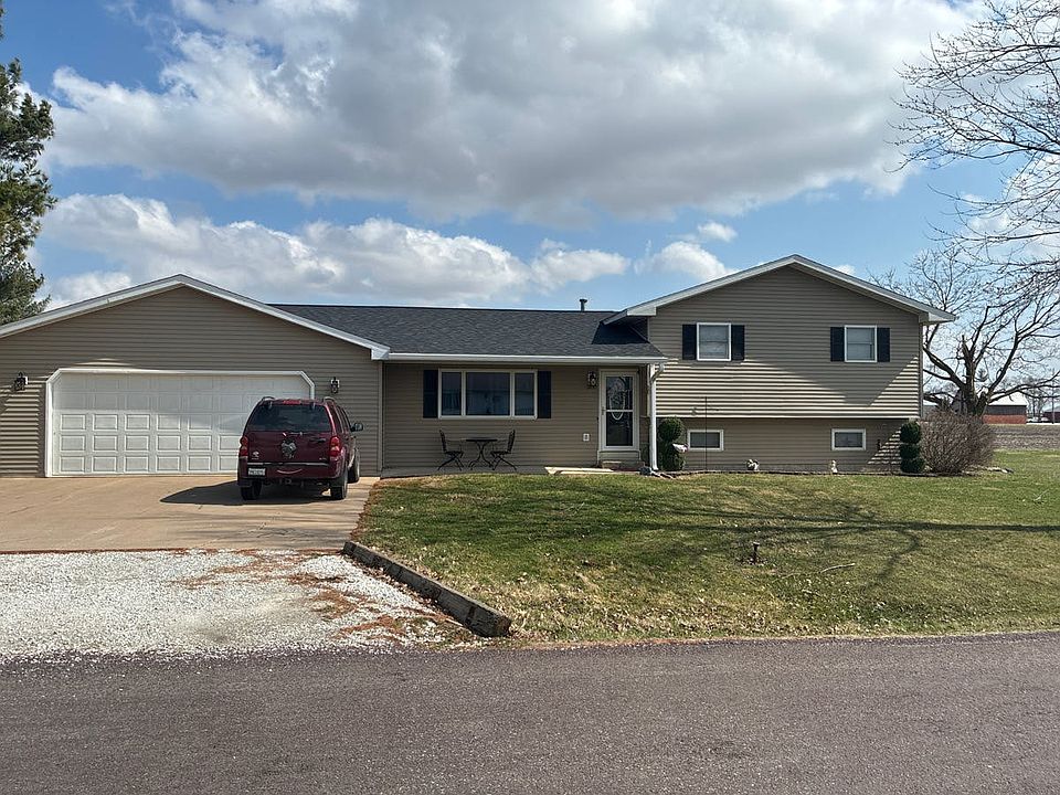 1st image of 300 4th St