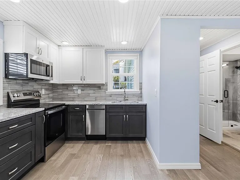 607 Manatee Ave — Photo 17