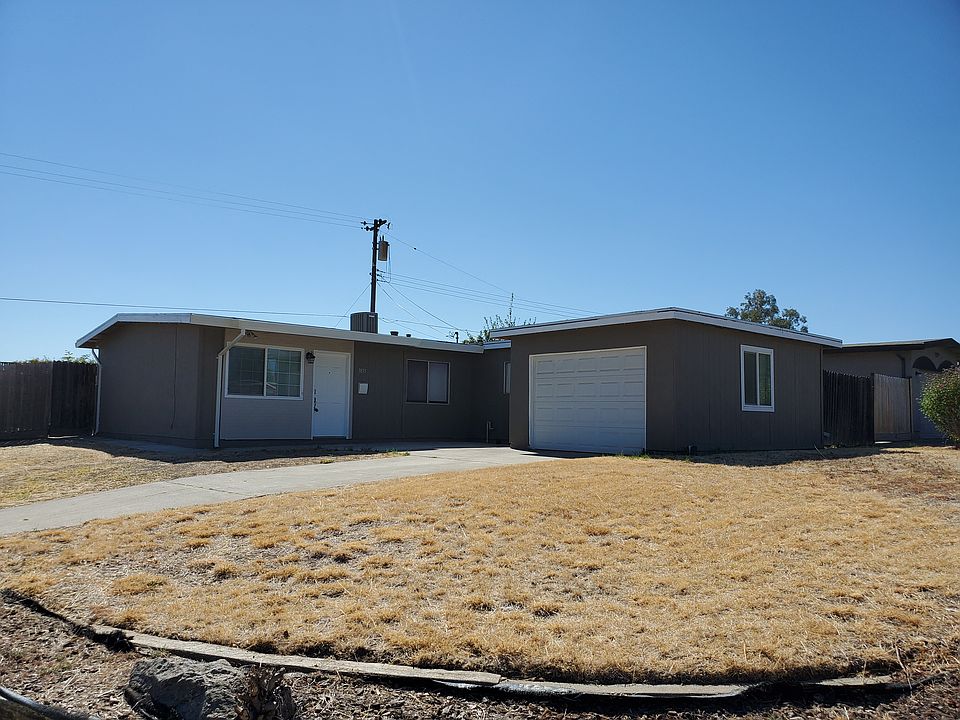 1st image of 3835 Moonbeam Dr