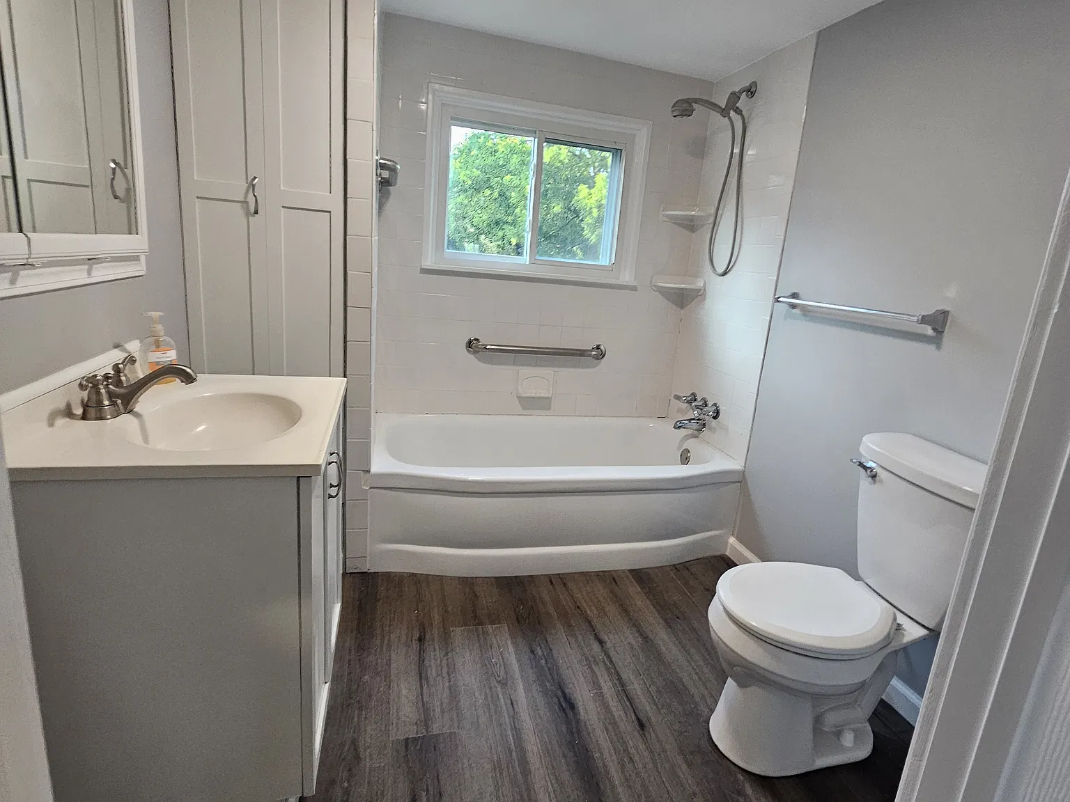 3 bed, 1900 sqft, $2,295 — Photo 2