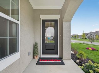 8209 Aurora St, Lenexa, KS 66220