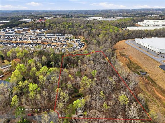 3rd image of 185 Commodore Dr