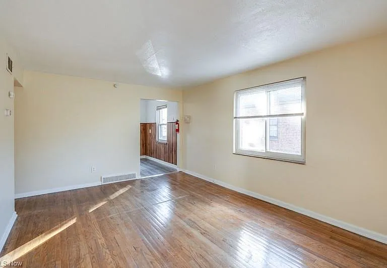 275 E 200th St #2 — Photo 2