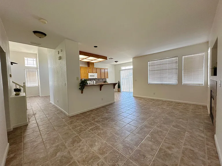 152 Oxburough Dr — Photo 10