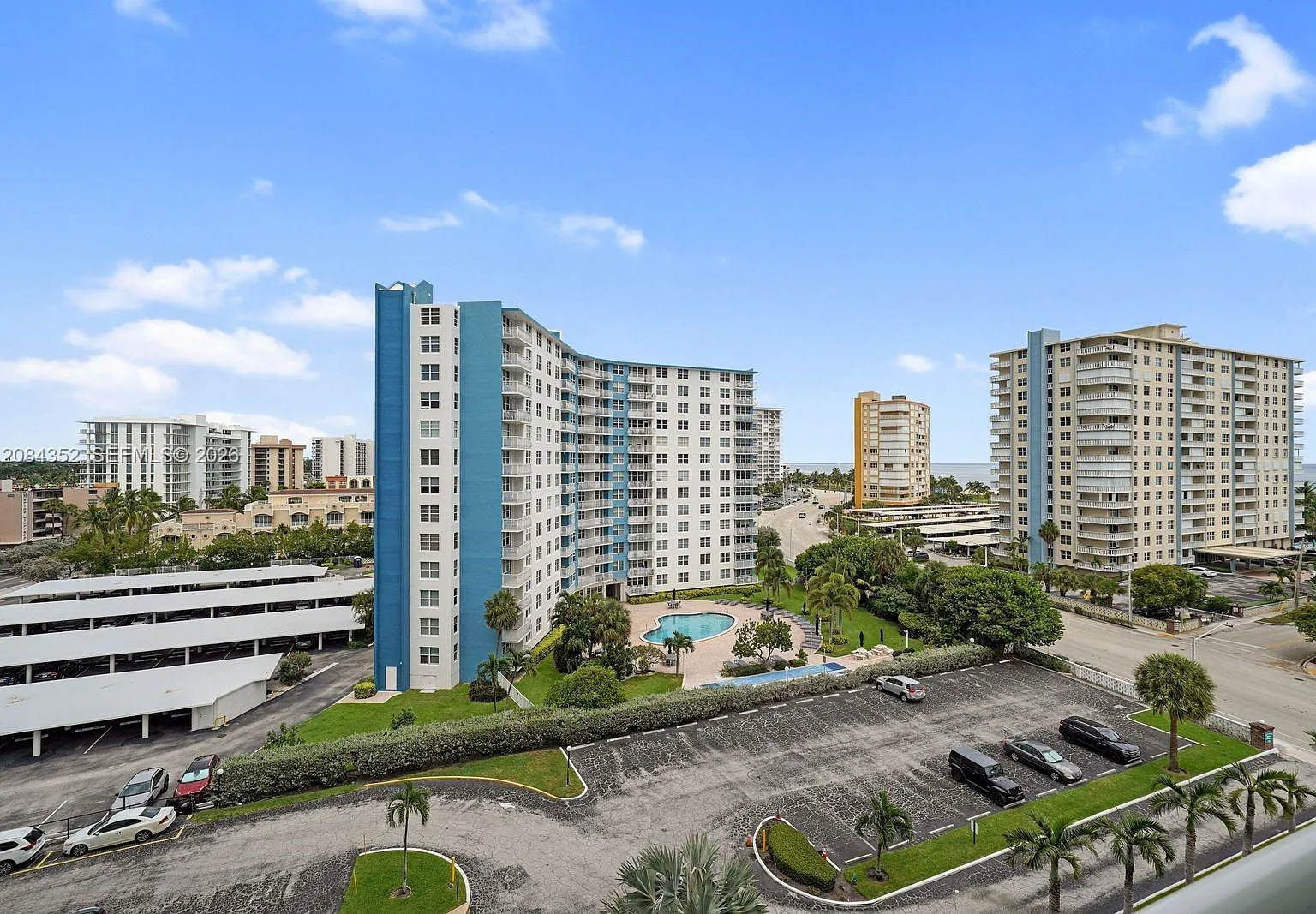 Granada House Condominium — Photo 1
