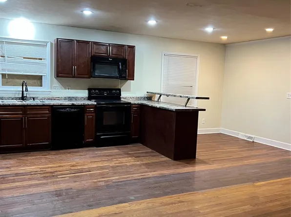 1801 Weststone Dr, Charlotte, NC 28208