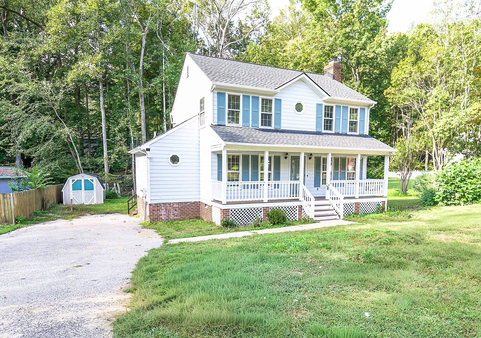 Welcome to 7114 Deer Thicket Dr, a spacious 3-bedroom, 2.5-bathroom single-family home offering a... — Photo 2