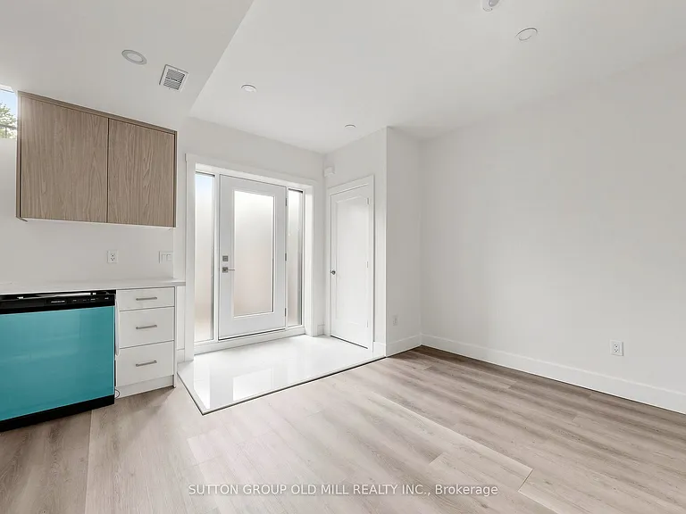 1925 Lawrence Ave W #1 — Photo 14