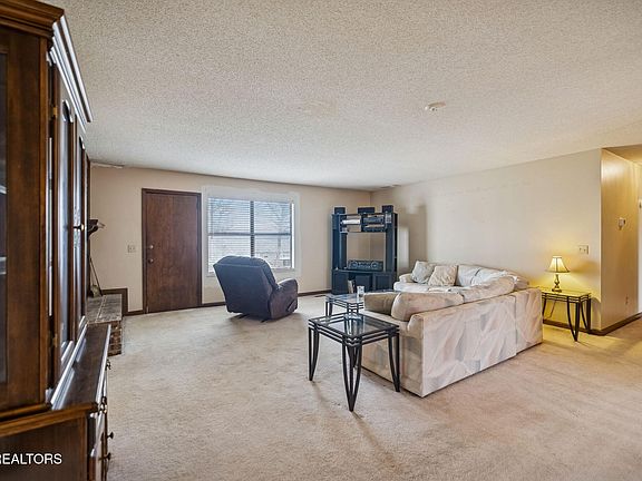 4th image of 2910 Pueblo Ct
